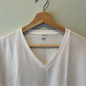 UNIQLO White V Neck Tee